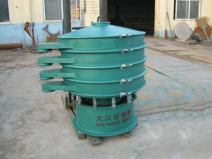 直徑1000型振動(dòng)篩除了有碳鋼材質(zhì)其還有不銹鋼+碳鋼,以及全不銹鋼的選擇,用戶(hù)可根據(jù)用戶(hù)物料的性質(zhì)不同可進(jìn)行選擇。